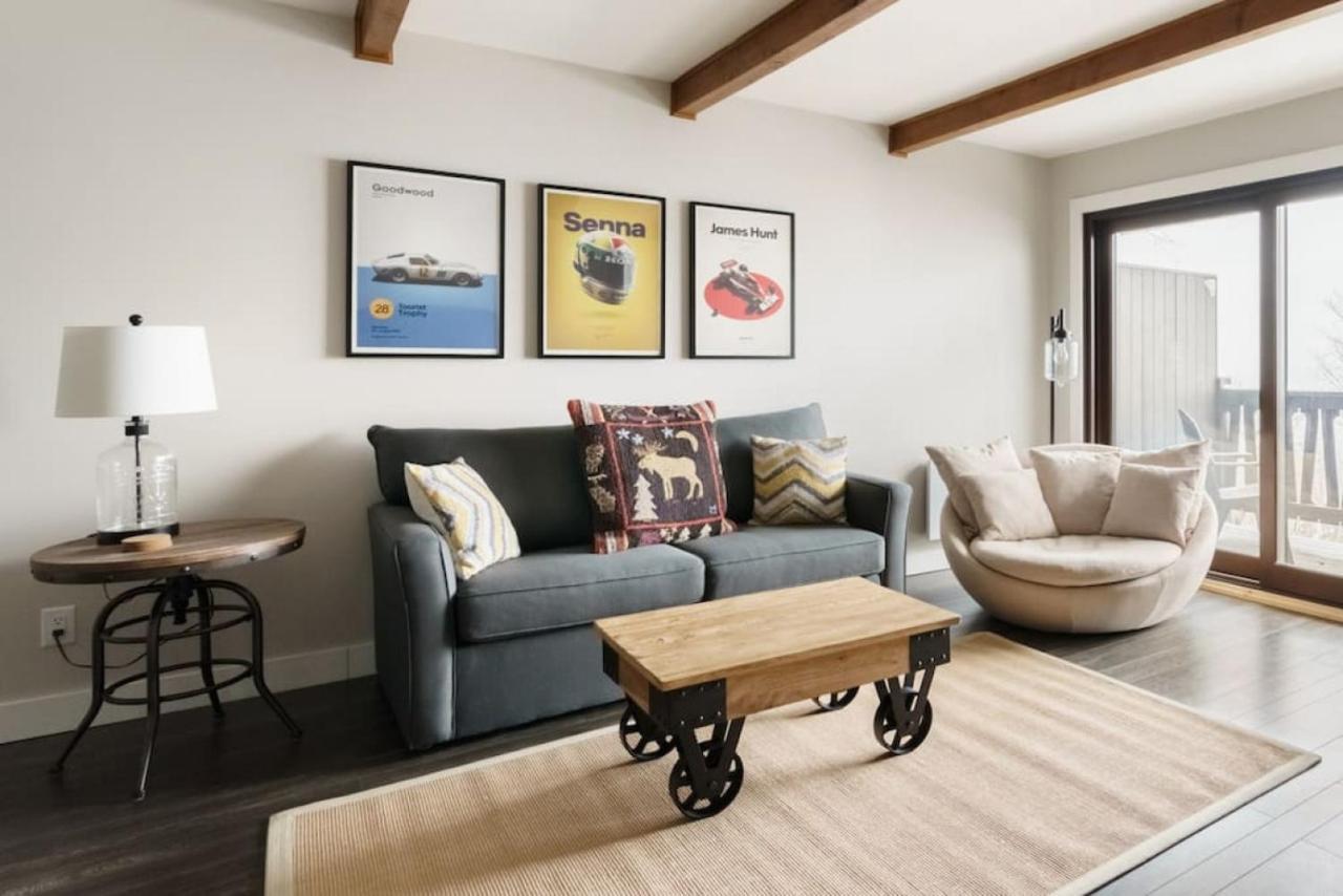 Luxury With Rustic Minimalist Style Holiday home Mont-Tremblant